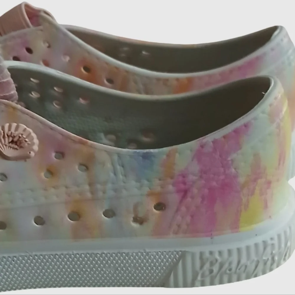 Blowfish Malibu Pastel Pink Kids Slip-On Sandals Size 1🔥5$ If You Get Bundle🔥